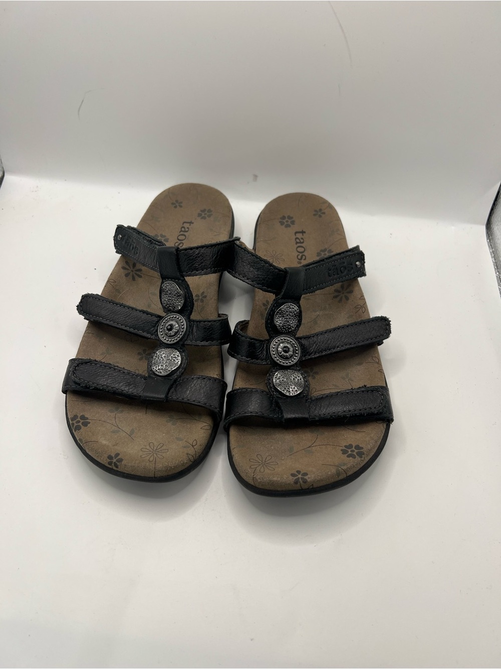 Taos Footwear Kids Black Triple-Strap Sandal Slides